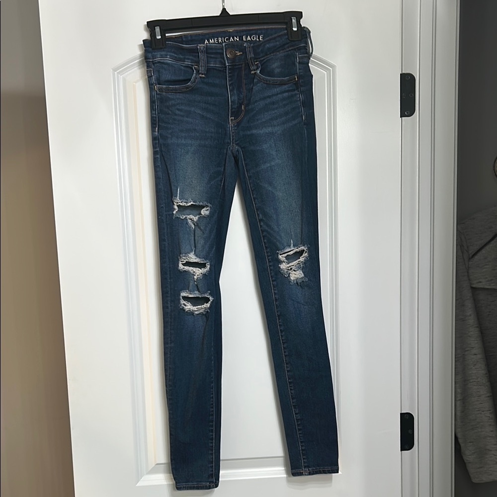 American Eagle Outfitters Women's Blue Distressed Jeans